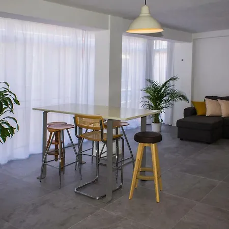 Loft Humilladero Apartment